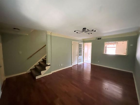 3rd image of 4742 Old Lantern Way