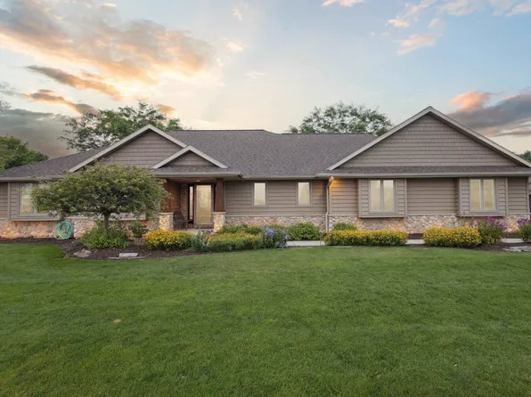 4550 Deer Ridge Ln, Pulaski, WI 54162