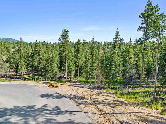 3rd image of 8 Trailside Ln