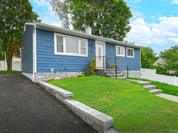 6 Ralph Young Avenue, Glen Cove, NY 11542