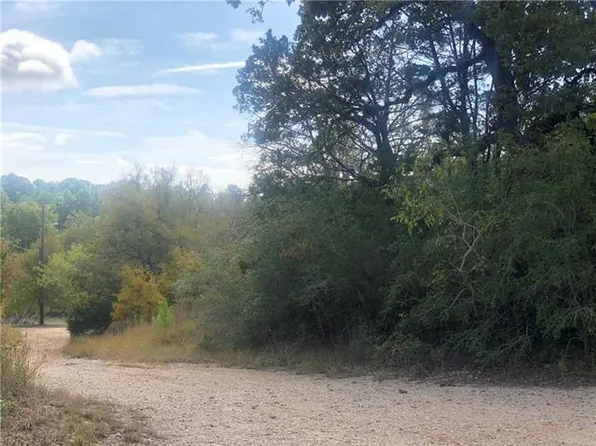 231 Hoffman Rd, Bastrop, TX 78602