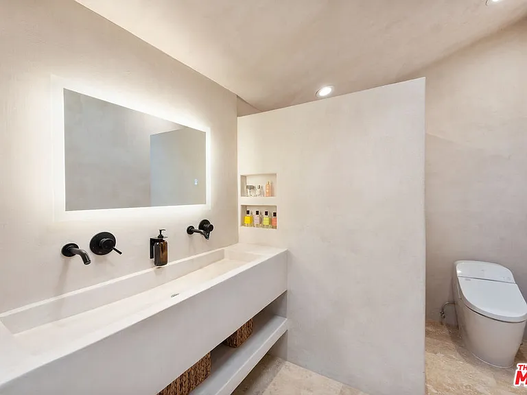 1362 Old Topanga Canyon Rd — Photo 16