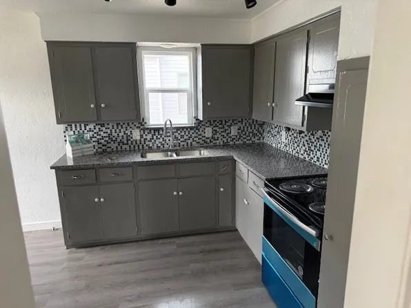 209 S Walnut St, Winnsboro, TX 75494