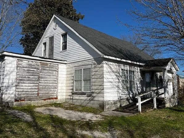 110 1st St, Barbourville, KY 40906