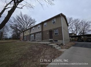 3833 NE Colonial Dr, Lees Summit, MO 64064