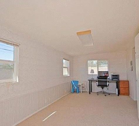 Den/office (living/dining right)