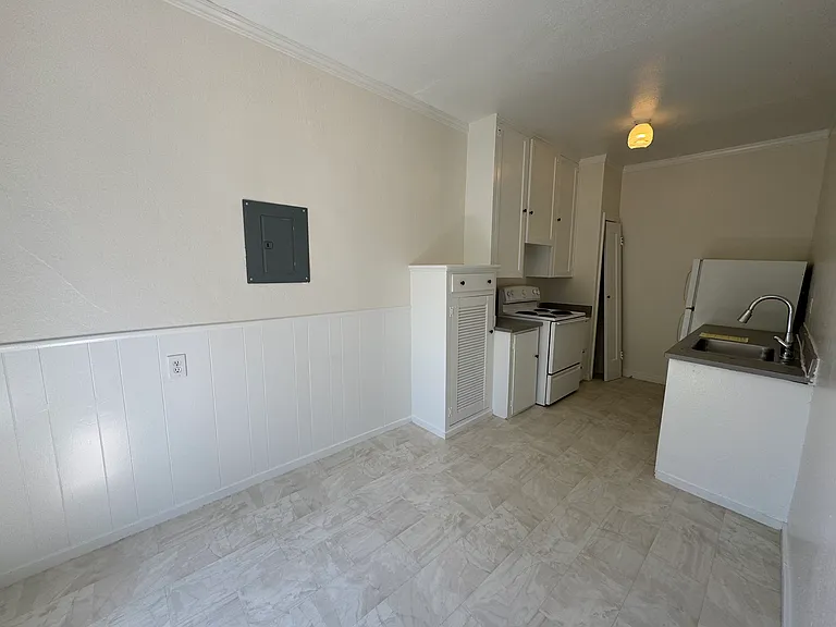 The Mediterranean Apartments — Photo 42
