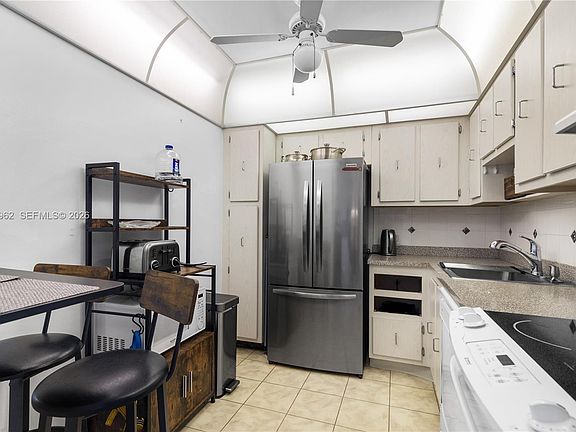 3rd image of 20301 W Country Club Dr #Penthouse 28