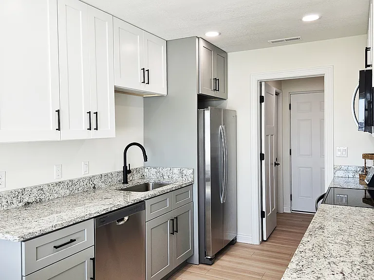 1015 Gwyn Ave — Photo 10