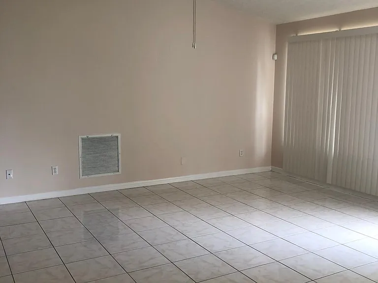 2242 SE Master Ave — Photo 4