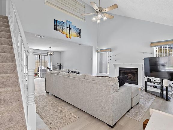 4th image of 5041 Heathglen Cir