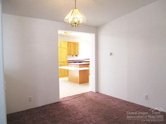 5th image of 12360 Larchwood Dr