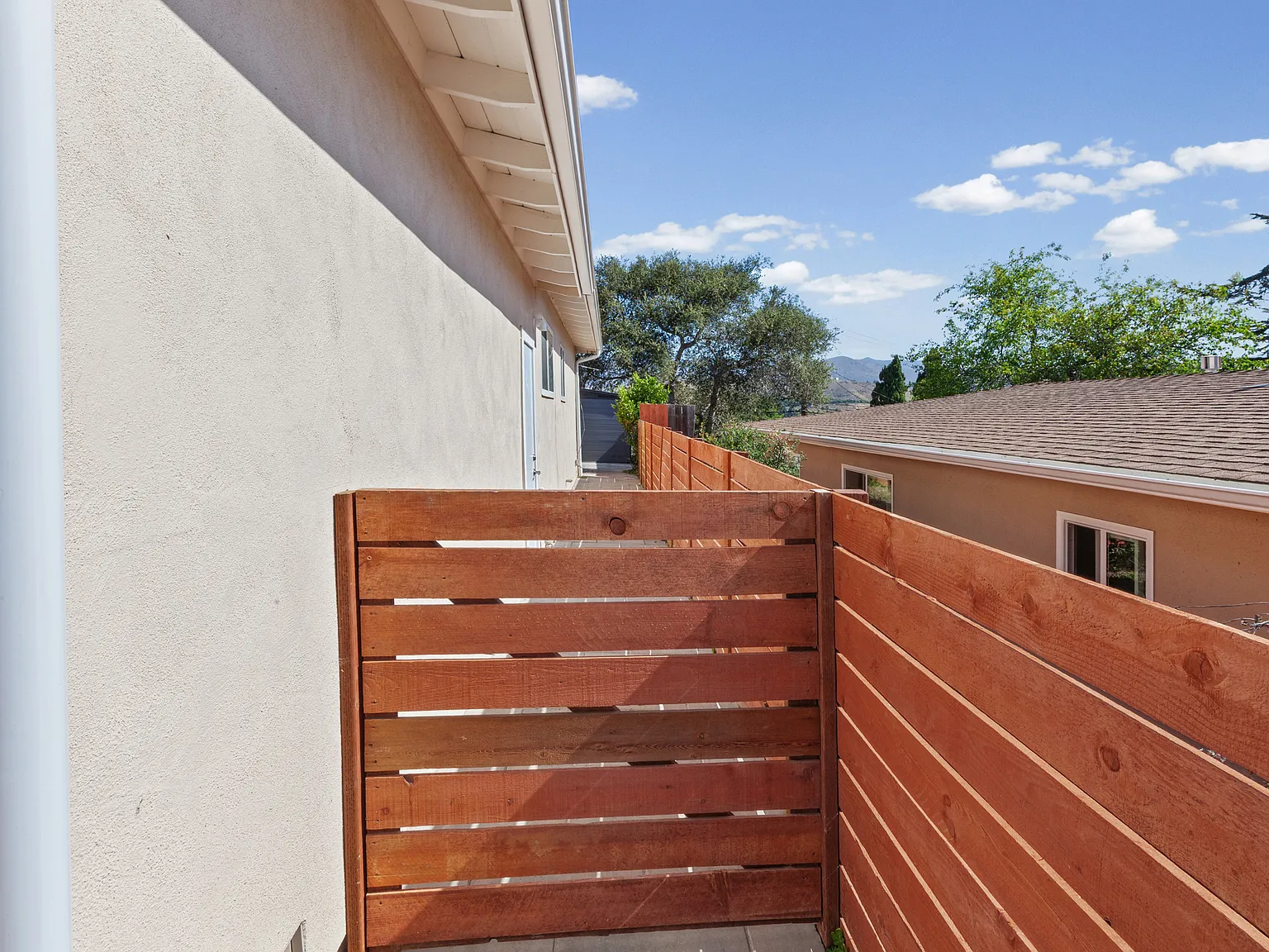 5 bed, 1008 sqft, $4,500 — Photo 4