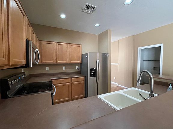 3rd image of 3754 W Whitman Dr