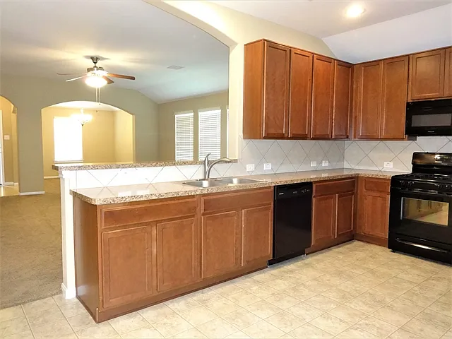 28606 Lockeridge Farms Dr — Photo 2