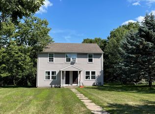 1323 S 7th St, Saint Peter, MN 56082