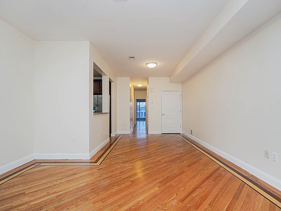 2nd image of 1332 Rockland Ave #2