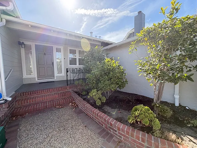 3 bed, 1710 sqft, $8,380 — Photo 4