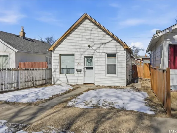 44 Lillooet STREET W, Moose Jaw, SK S6H 4Y5