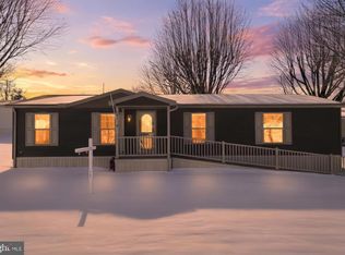 301 Robin Dr, Red Lion, PA 17356