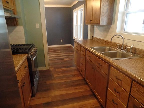 4th image of 4837 E State Road 54