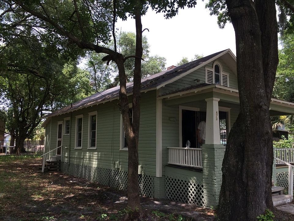 2nd image of 673 E 28th St