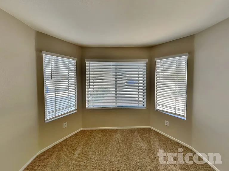 7833 Flagler St — Photo 10