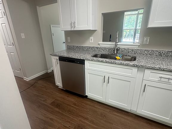 3rd image of 338 Hornhead Dr #338