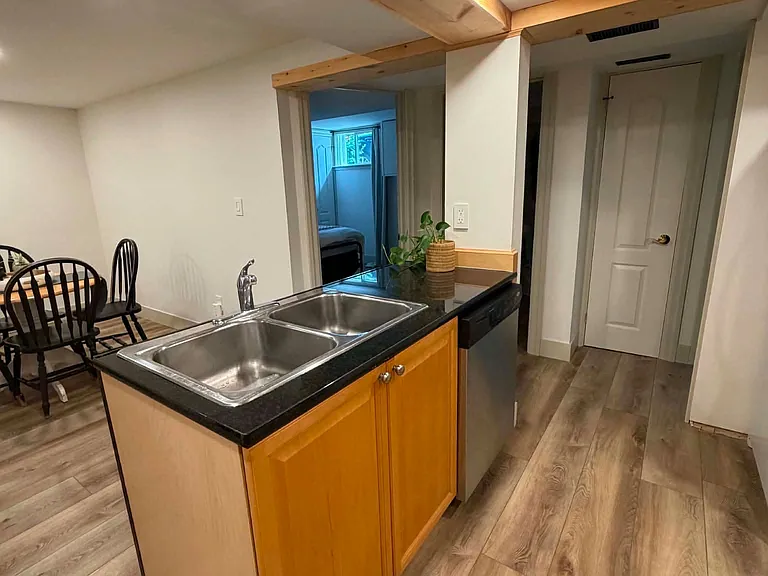 24 Lora St — Photo 9