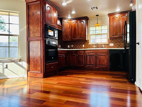 5th image of 4708 Del Aire Dr