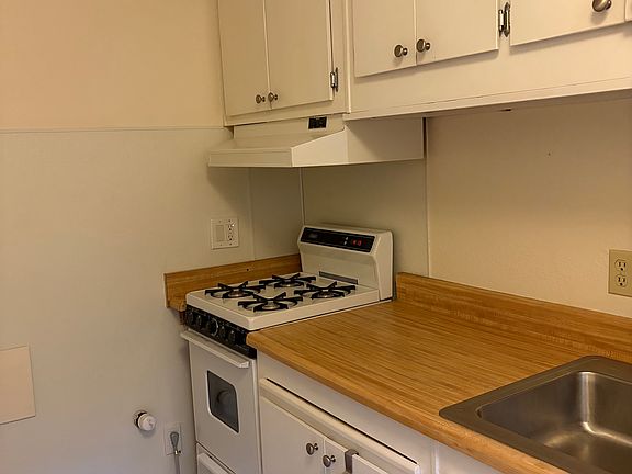 5th image of 1087 Westwood Dr