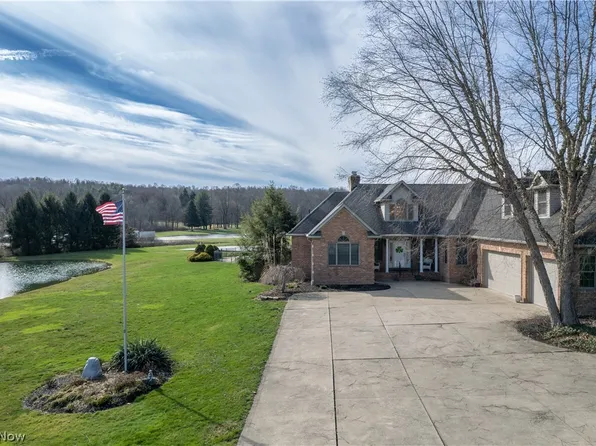 8114 Lisbon St E, East Canton, OH 44730