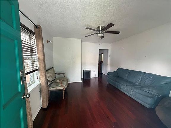 3rd image of 429 Pelican Ave
