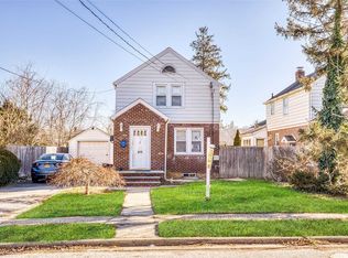 819 Monroe St, West Hempstead, NY 11552
