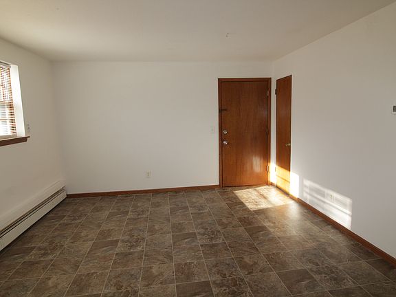 2nd image of 4811 Lakeview Ave N APT 2