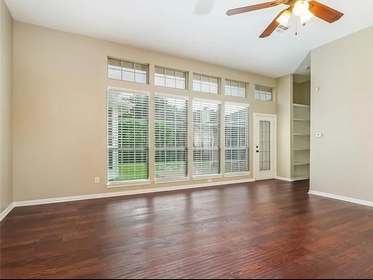4645 Wales Dr — Photo 7