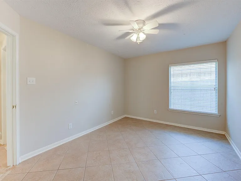 9026 Robinhoods Well Dr — Photo 33
