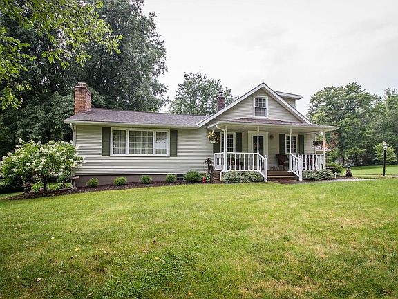 2nd image of 1880 Howenstine Dr SE
