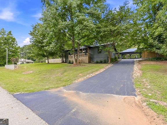 4th image of 101 Fairlane Ct