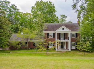 5106 Dunvegan Rd, Louisville, KY 40222