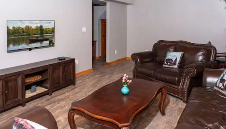 623 Wintergreen Dr — Photo 13