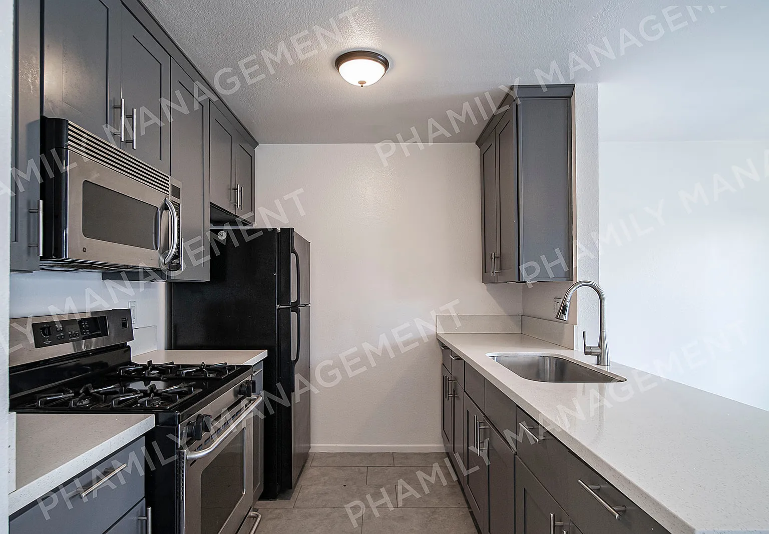621 N Benton Way — Photo 4
