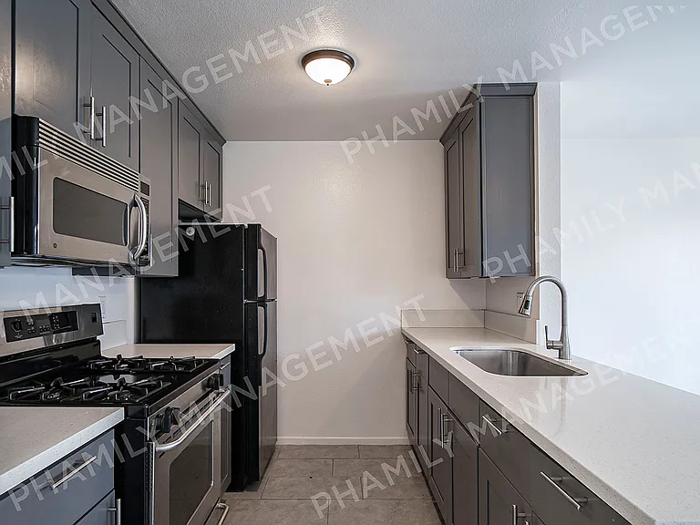 621 N Benton Way #6 — Photo 4