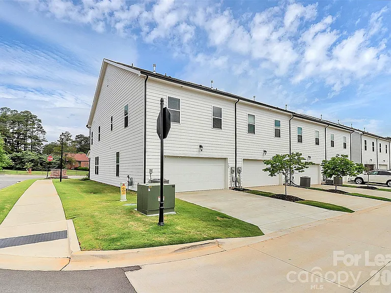 720 Herlong Ave — Photo 33