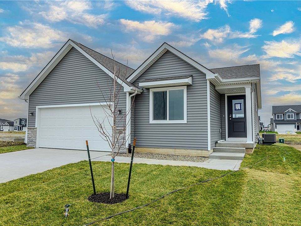 1st image of 605 NE Meadow Landing Dr