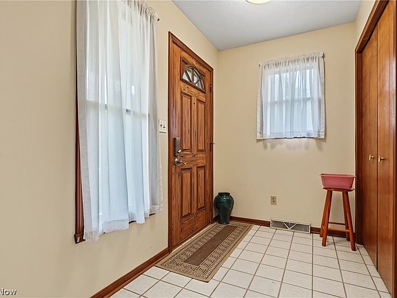 3rd image of 1910 Lillian Rd #17