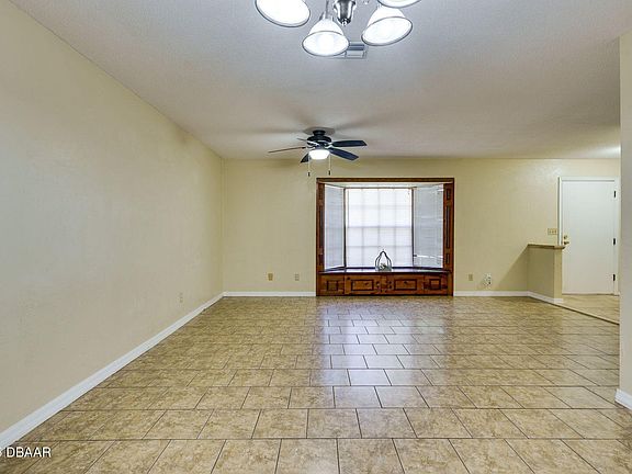 4th image of 713 Hiview Cir