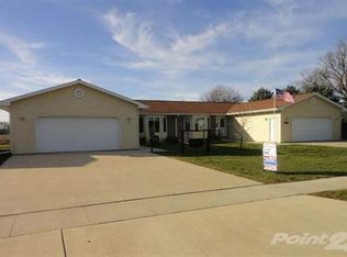 1615 N 8th St, Clear Lake, IA 50428