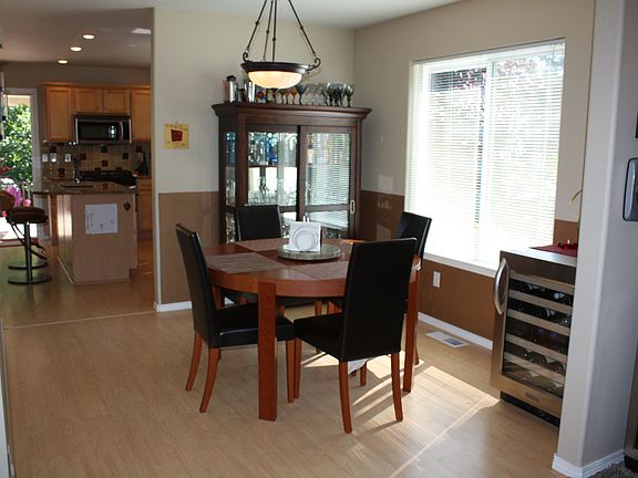 Dining room.