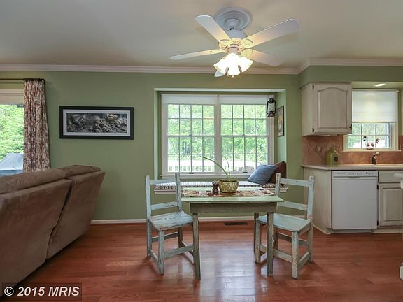 3rd image of 55 Spooner Ct
